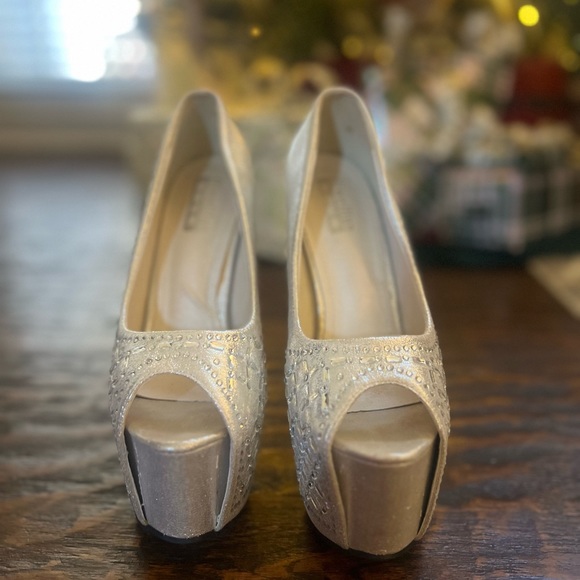 Silver High Heels 👠 - Picture 3 of 7